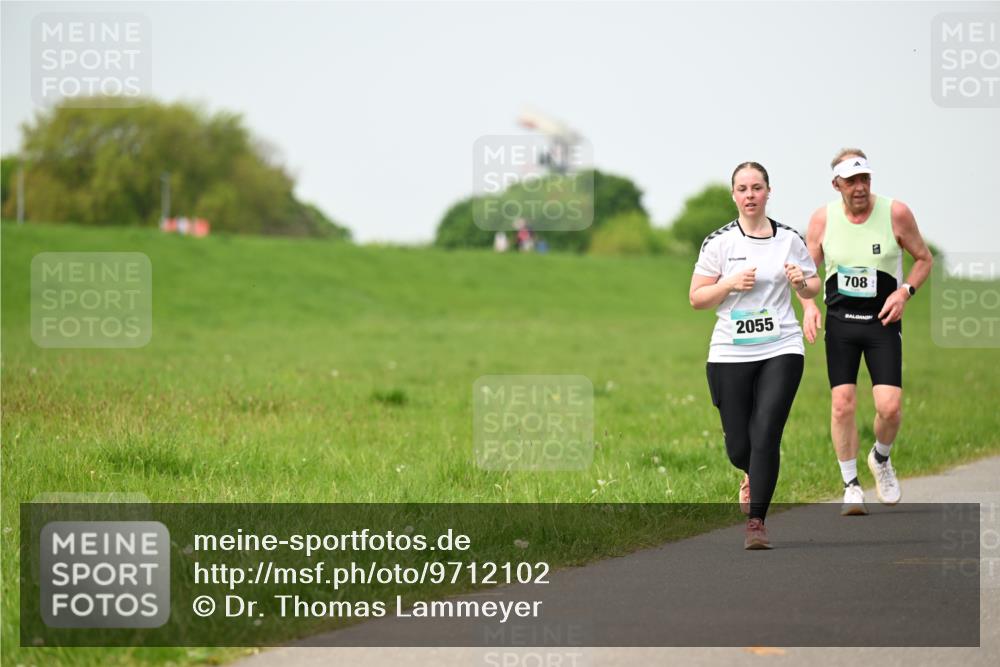 10.05.2026 - 8. Wedeler Halbmarathon Dr. Thomas Lammeyer http://msf.ph/oto/9712102 10.05.2026 12:07:51 Laufen 708, 2055 meine-sportfotos.de