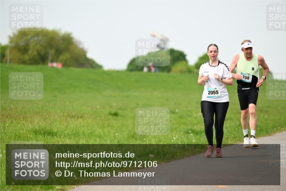 10.05.2026 - 8. Wedeler Halbmarathon Dr. Thomas Lammeyer http://msf.ph/oto/9712106 10.05.2026 12:07:51 Laufen 708, 2055 meine-sportfotos.de