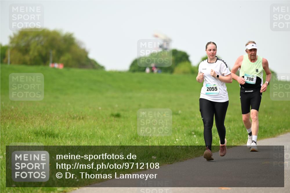 10.05.2026 - 8. Wedeler Halbmarathon Dr. Thomas Lammeyer http://msf.ph/oto/9712108 10.05.2026 12:07:51 Laufen 708, 2055 meine-sportfotos.de