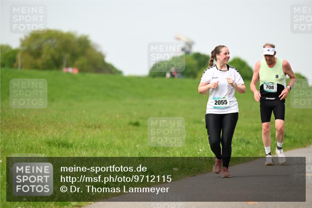 10.05.2026 - 8. Wedeler Halbmarathon Dr. Thomas Lammeyer http://msf.ph/oto/9712115 10.05.2026 12:07:52 Laufen 708, 2055 meine-sportfotos.de
