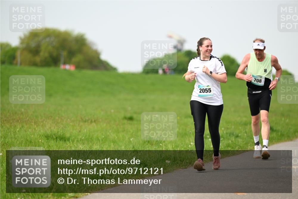 10.05.2026 - 8. Wedeler Halbmarathon Dr. Thomas Lammeyer http://msf.ph/oto/9712121 10.05.2026 12:07:52 Laufen 708, 2055 meine-sportfotos.de