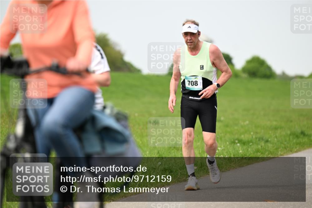 10.05.2026 - 8. Wedeler Halbmarathon Dr. Thomas Lammeyer http://msf.ph/oto/9712159 10.05.2026 12:07:55 Laufen 708 meine-sportfotos.de