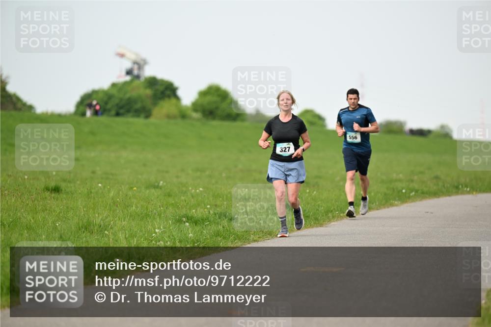 10.05.2026 - 8. Wedeler Halbmarathon Dr. Thomas Lammeyer http://msf.ph/oto/9712222 10.05.2026 12:08:01 Laufen 327 meine-sportfotos.de
