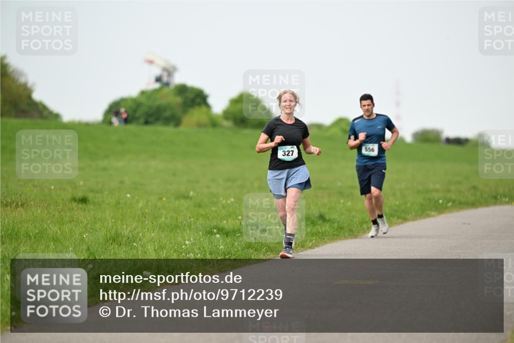 10.05.2026 - 8. Wedeler Halbmarathon Dr. Thomas Lammeyer http://msf.ph/oto/9712239 10.05.2026 12:08:02 Laufen 556, 327 meine-sportfotos.de