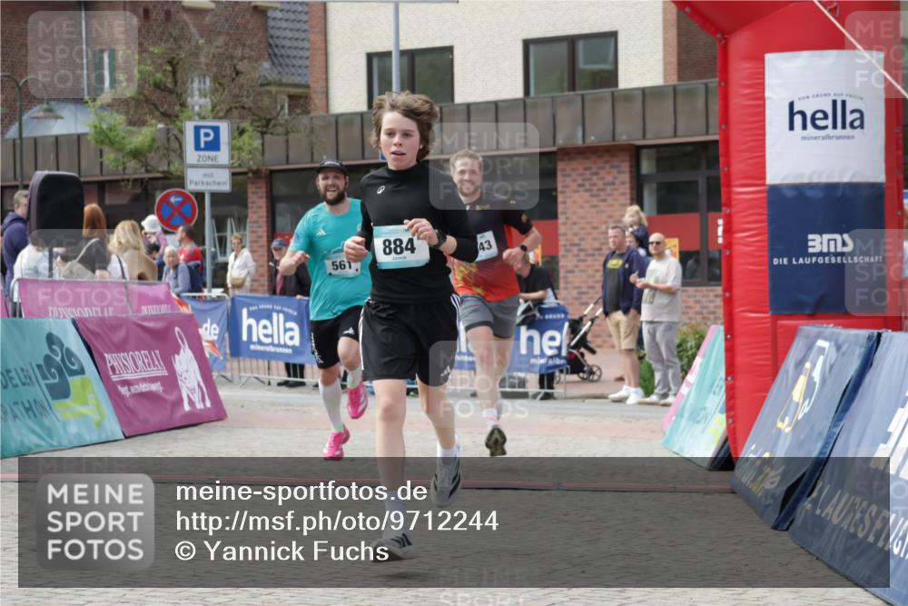 10.05.2026 - 8. Wedeler Halbmarathon Yannick Fuchs http://msf.ph/oto/9712244 10.05.2026 11:25:24 Ziel 561, 838, 884, 2243 meine-sportfotos.de