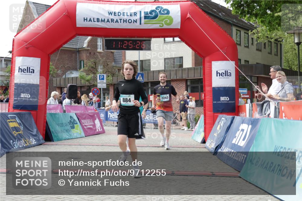 10.05.2026 - 8. Wedeler Halbmarathon Yannick Fuchs http://msf.ph/oto/9712255 10.05.2026 11:25:24 Ziel 561, 838, 884, 2243 meine-sportfotos.de