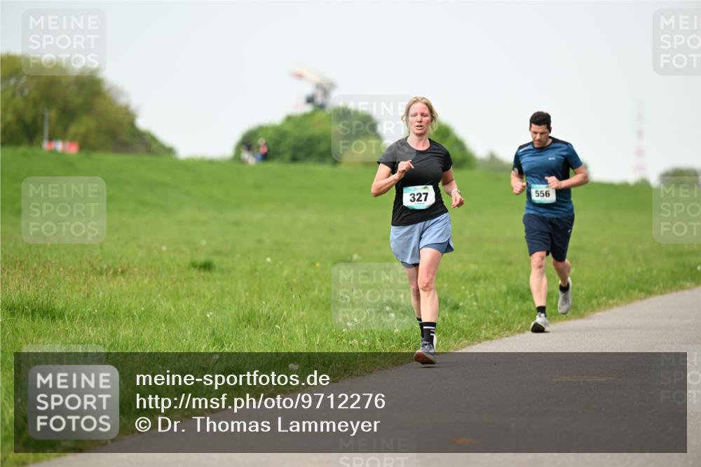10.05.2026 - 8. Wedeler Halbmarathon Dr. Thomas Lammeyer http://msf.ph/oto/9712276 10.05.2026 12:08:03 Laufen 327, 556 meine-sportfotos.de