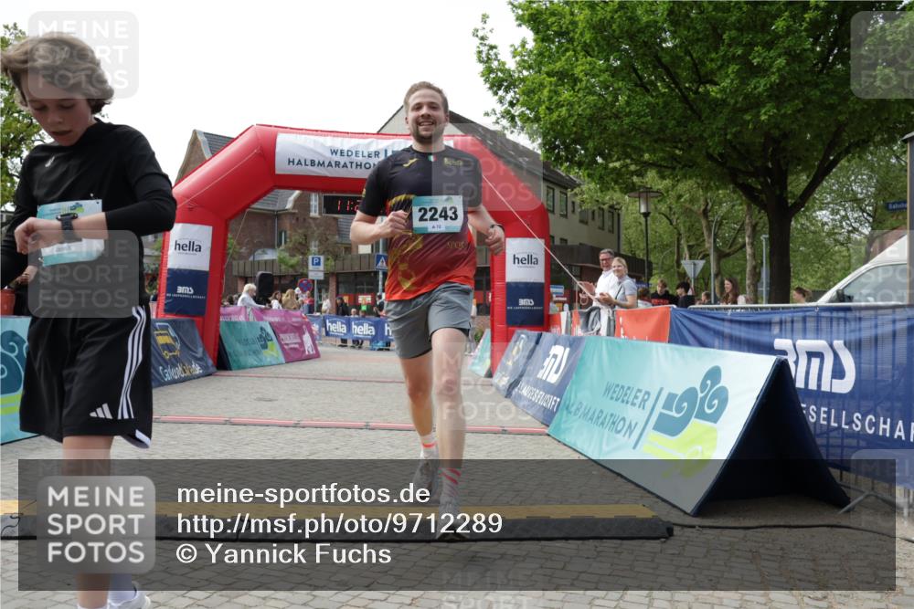10.05.2026 - 8. Wedeler Halbmarathon Yannick Fuchs http://msf.ph/oto/9712289 10.05.2026 11:25:26 Ziel 561, 884, 2243 meine-sportfotos.de