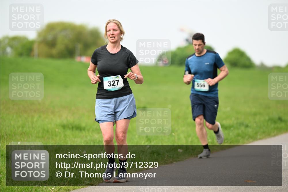 10.05.2026 - 8. Wedeler Halbmarathon Dr. Thomas Lammeyer http://msf.ph/oto/9712329 10.05.2026 12:08:07 Laufen 327, 556 meine-sportfotos.de