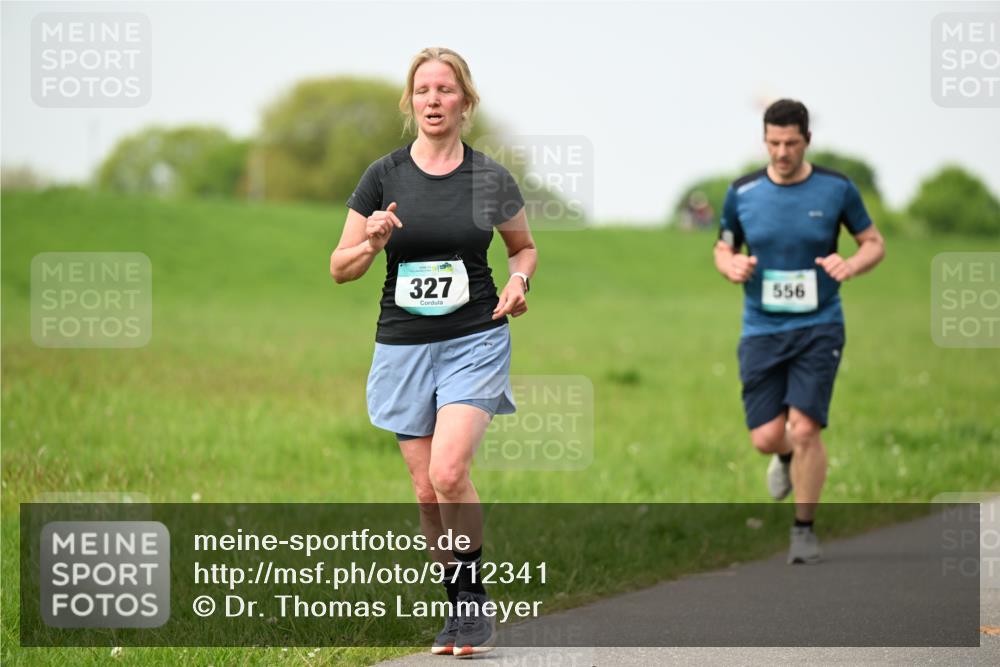 10.05.2026 - 8. Wedeler Halbmarathon Dr. Thomas Lammeyer http://msf.ph/oto/9712341 10.05.2026 12:08:07 Laufen 327, 556 meine-sportfotos.de