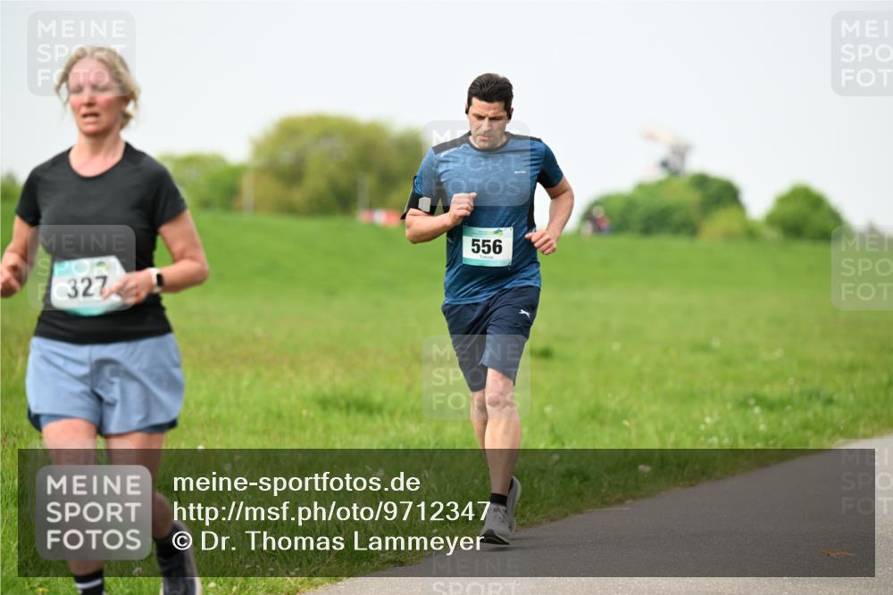 10.05.2026 - 8. Wedeler Halbmarathon Dr. Thomas Lammeyer http://msf.ph/oto/9712347 10.05.2026 12:08:08 Laufen 556, 327 meine-sportfotos.de