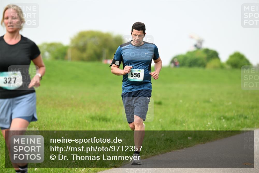 10.05.2026 - 8. Wedeler Halbmarathon Dr. Thomas Lammeyer http://msf.ph/oto/9712357 10.05.2026 12:08:08 Laufen 327, 556 meine-sportfotos.de