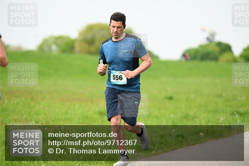 10.05.2026 - 8. Wedeler Halbmarathon Dr. Thomas Lammeyer http://msf.ph/oto/9712367 10.05.2026 12:08:09 Laufen 556 meine-sportfotos.de