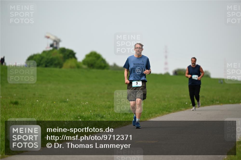 10.05.2026 - 8. Wedeler Halbmarathon Dr. Thomas Lammeyer http://msf.ph/oto/9712371 10.05.2026 12:08:33 Laufen  meine-sportfotos.de