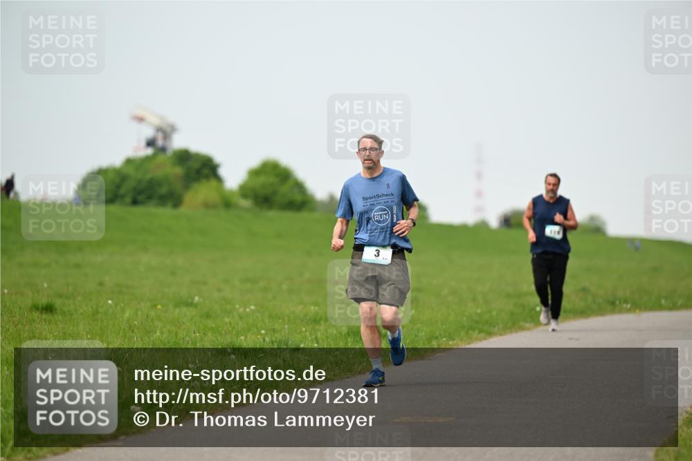 10.05.2026 - 8. Wedeler Halbmarathon Dr. Thomas Lammeyer http://msf.ph/oto/9712381 10.05.2026 12:08:34 Laufen  meine-sportfotos.de