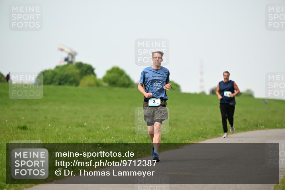 10.05.2026 - 8. Wedeler Halbmarathon Dr. Thomas Lammeyer http://msf.ph/oto/9712387 10.05.2026 12:08:34 Laufen 891 meine-sportfotos.de