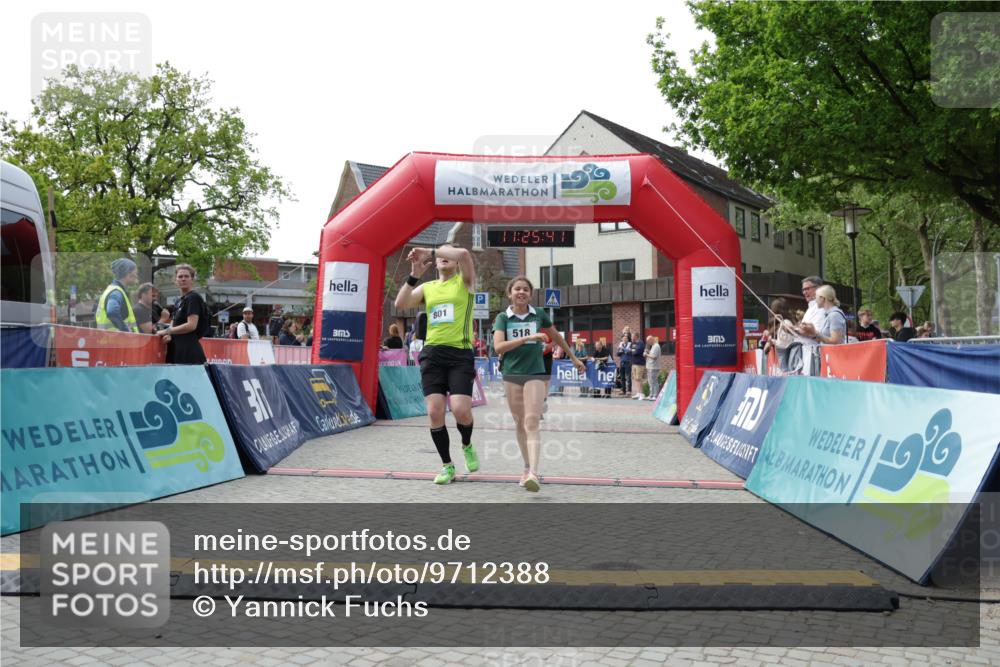 10.05.2026 - 8. Wedeler Halbmarathon Yannick Fuchs http://msf.ph/oto/9712388 10.05.2026 11:25:39 Ziel 518, 801, 2117 meine-sportfotos.de
