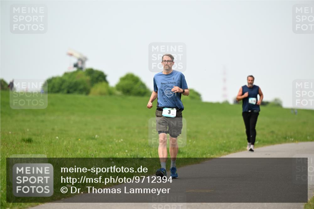 10.05.2026 - 8. Wedeler Halbmarathon Dr. Thomas Lammeyer http://msf.ph/oto/9712394 10.05.2026 12:08:34 Laufen  meine-sportfotos.de