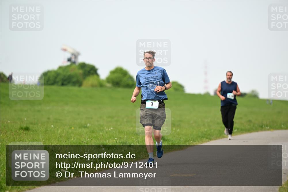 10.05.2026 - 8. Wedeler Halbmarathon Dr. Thomas Lammeyer http://msf.ph/oto/9712401 10.05.2026 12:08:35 Laufen  meine-sportfotos.de