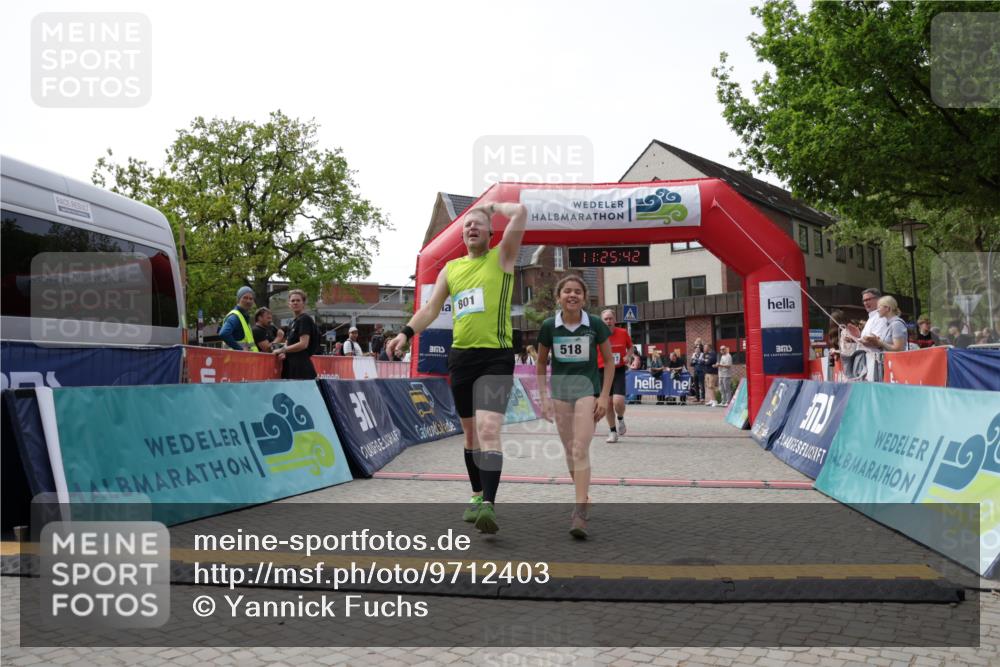 10.05.2026 - 8. Wedeler Halbmarathon Yannick Fuchs http://msf.ph/oto/9712403 10.05.2026 11:25:40 Ziel 518, 801, 2117 meine-sportfotos.de