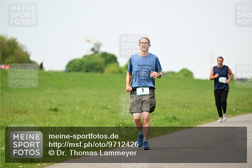 10.05.2026 - 8. Wedeler Halbmarathon Dr. Thomas Lammeyer http://msf.ph/oto/9712426 10.05.2026 12:08:36 Laufen 891 meine-sportfotos.de