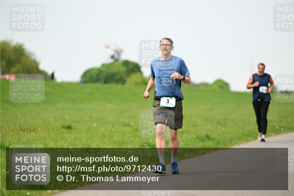 10.05.2026 - 8. Wedeler Halbmarathon Dr. Thomas Lammeyer http://msf.ph/oto/9712430 10.05.2026 12:08:36 Laufen  meine-sportfotos.de
