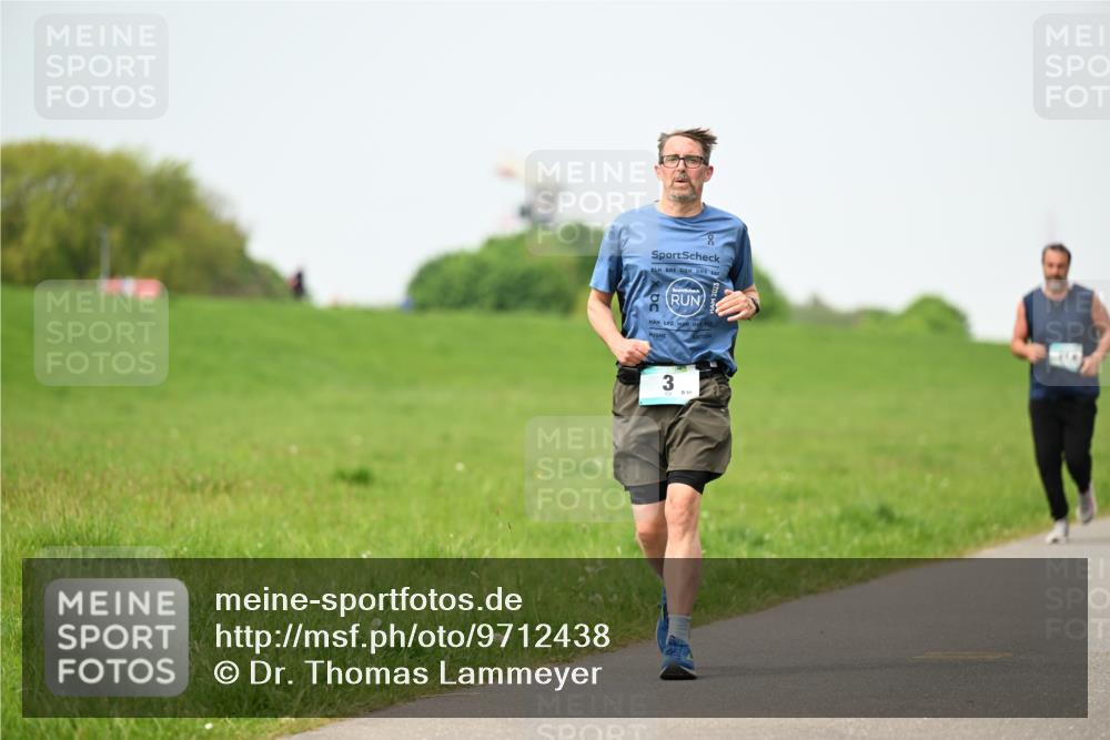 10.05.2026 - 8. Wedeler Halbmarathon Dr. Thomas Lammeyer http://msf.ph/oto/9712438 10.05.2026 12:08:36 Laufen  meine-sportfotos.de