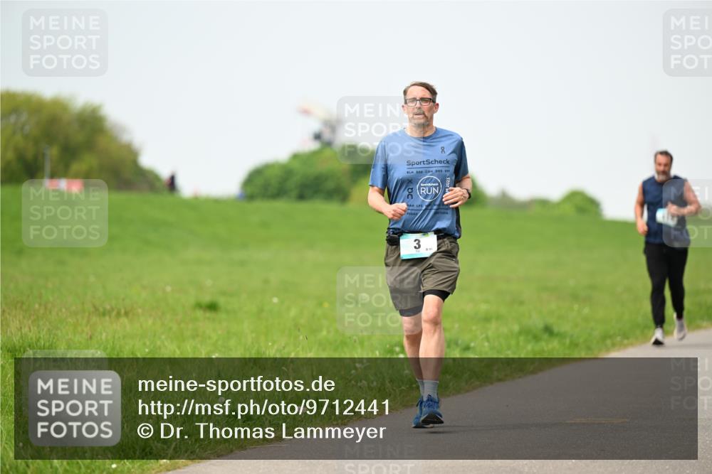 10.05.2026 - 8. Wedeler Halbmarathon Dr. Thomas Lammeyer http://msf.ph/oto/9712441 10.05.2026 12:08:36 Laufen  meine-sportfotos.de