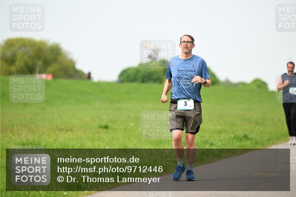 10.05.2026 - 8. Wedeler Halbmarathon Dr. Thomas Lammeyer http://msf.ph/oto/9712446 10.05.2026 12:08:37 Laufen  meine-sportfotos.de