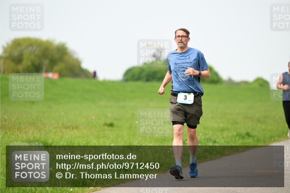 10.05.2026 - 8. Wedeler Halbmarathon Dr. Thomas Lammeyer http://msf.ph/oto/9712450 10.05.2026 12:08:37 Laufen  meine-sportfotos.de