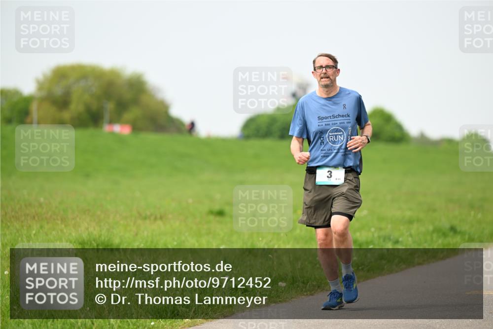 10.05.2026 - 8. Wedeler Halbmarathon Dr. Thomas Lammeyer http://msf.ph/oto/9712452 10.05.2026 12:08:37 Laufen  meine-sportfotos.de