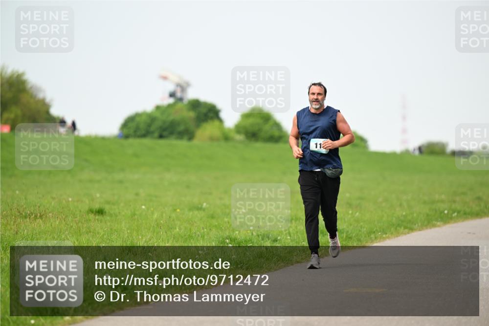10.05.2026 - 8. Wedeler Halbmarathon Dr. Thomas Lammeyer http://msf.ph/oto/9712472 10.05.2026 12:08:40 Laufen  meine-sportfotos.de