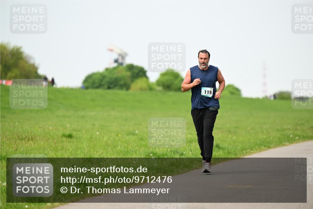 10.05.2026 - 8. Wedeler Halbmarathon Dr. Thomas Lammeyer http://msf.ph/oto/9712476 10.05.2026 12:08:40 Laufen 119 meine-sportfotos.de