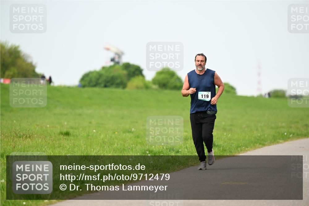 10.05.2026 - 8. Wedeler Halbmarathon Dr. Thomas Lammeyer http://msf.ph/oto/9712479 10.05.2026 12:08:40 Laufen 119 meine-sportfotos.de