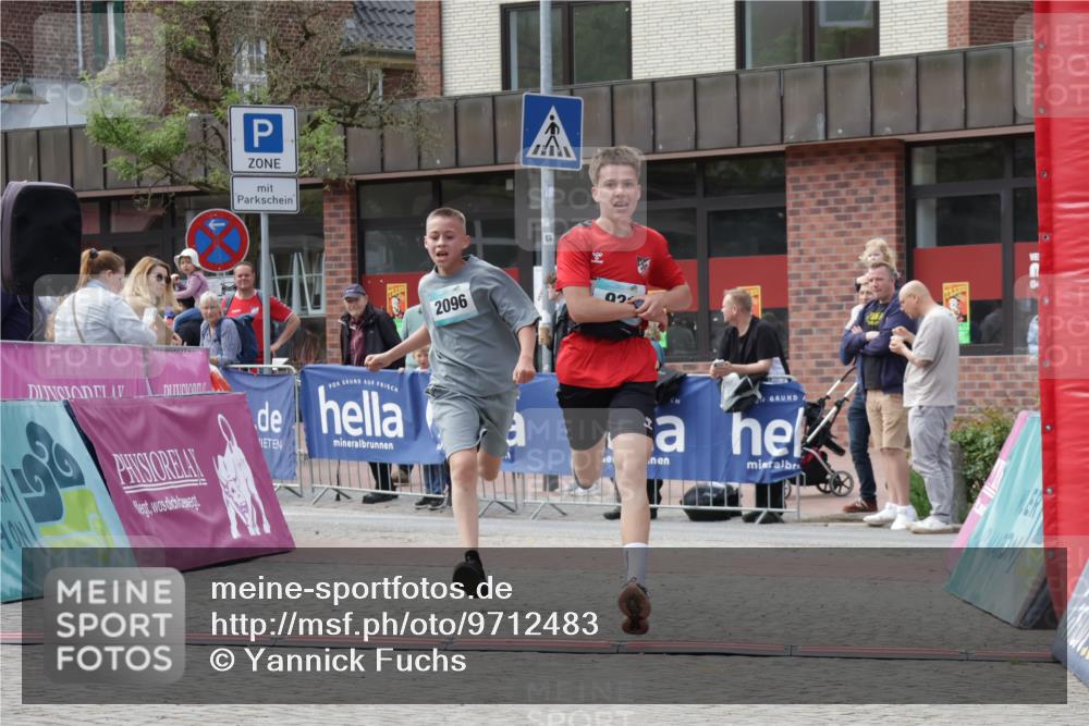 10.05.2026 - 8. Wedeler Halbmarathon Yannick Fuchs http://msf.ph/oto/9712483 10.05.2026 11:26:05 Ziel 931, 2096 meine-sportfotos.de