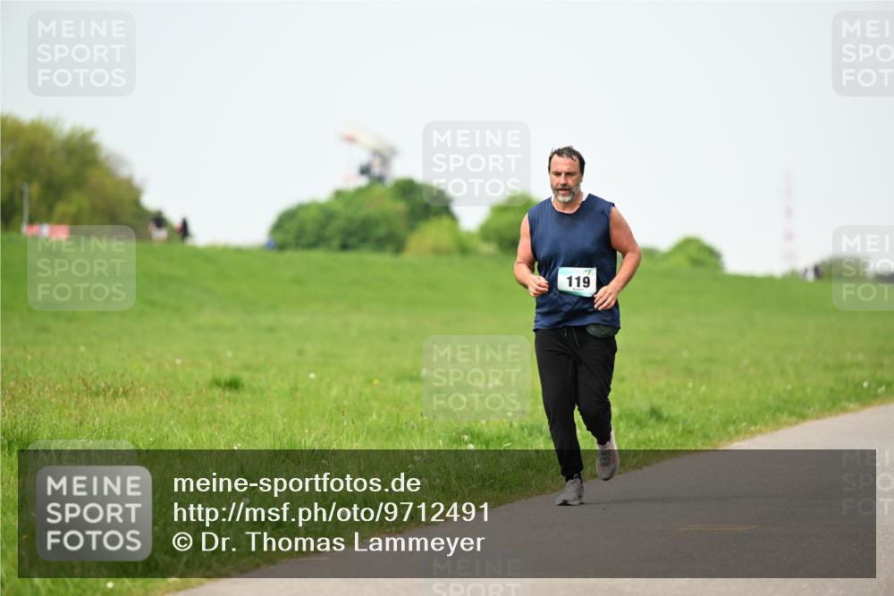 10.05.2026 - 8. Wedeler Halbmarathon Dr. Thomas Lammeyer http://msf.ph/oto/9712491 10.05.2026 12:08:41 Laufen 119 meine-sportfotos.de