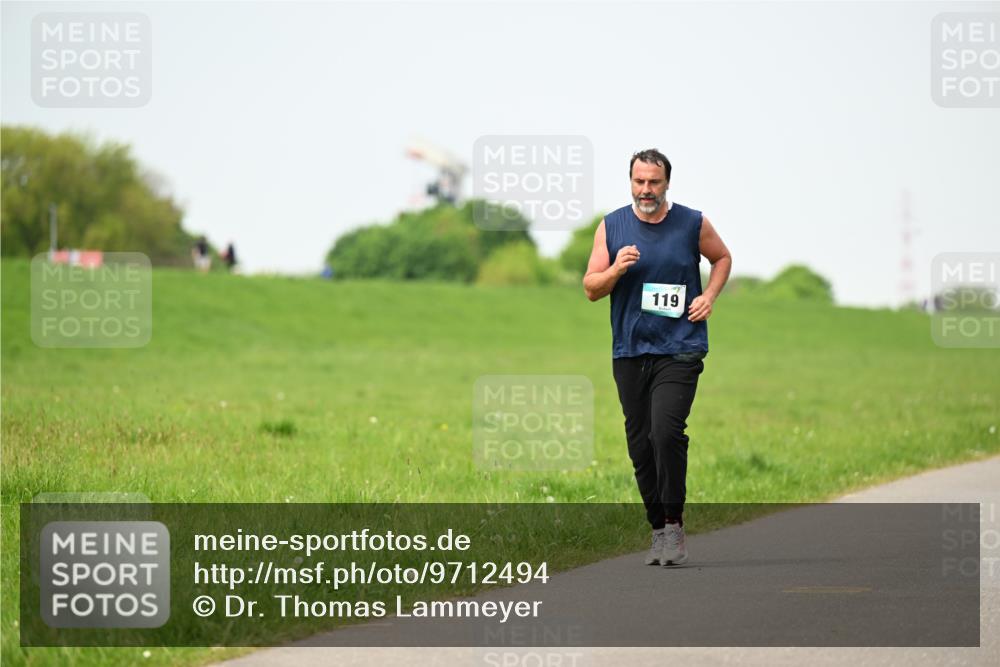 10.05.2026 - 8. Wedeler Halbmarathon Dr. Thomas Lammeyer http://msf.ph/oto/9712494 10.05.2026 12:08:41 Laufen 119 meine-sportfotos.de