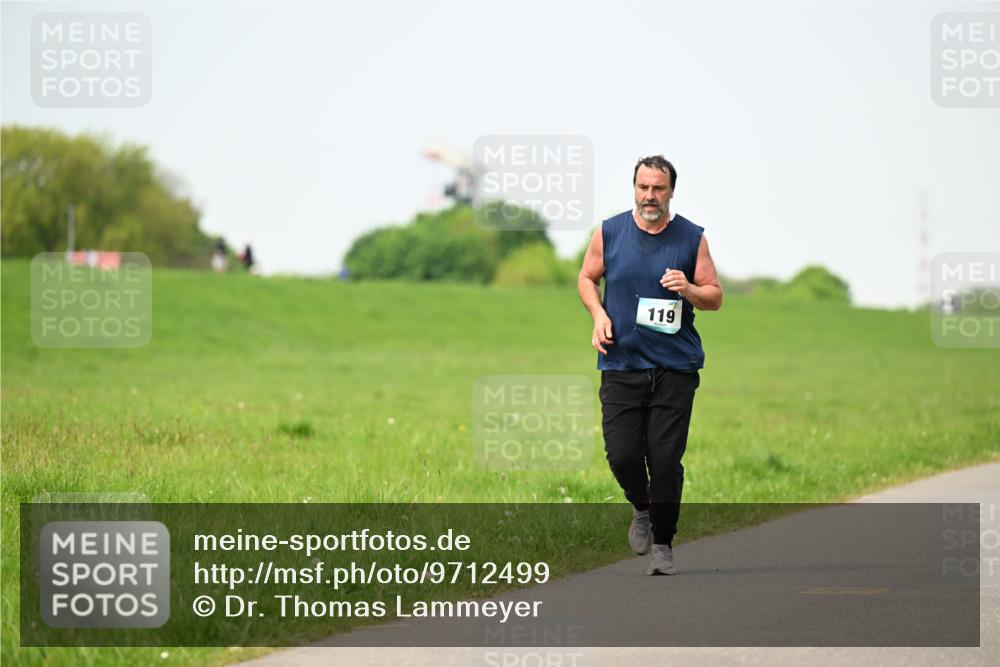 10.05.2026 - 8. Wedeler Halbmarathon Dr. Thomas Lammeyer http://msf.ph/oto/9712499 10.05.2026 12:08:41 Laufen 119 meine-sportfotos.de