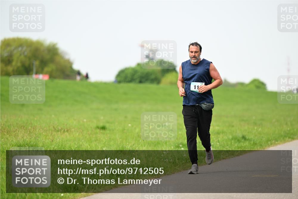 10.05.2026 - 8. Wedeler Halbmarathon Dr. Thomas Lammeyer http://msf.ph/oto/9712505 10.05.2026 12:08:41 Laufen  meine-sportfotos.de