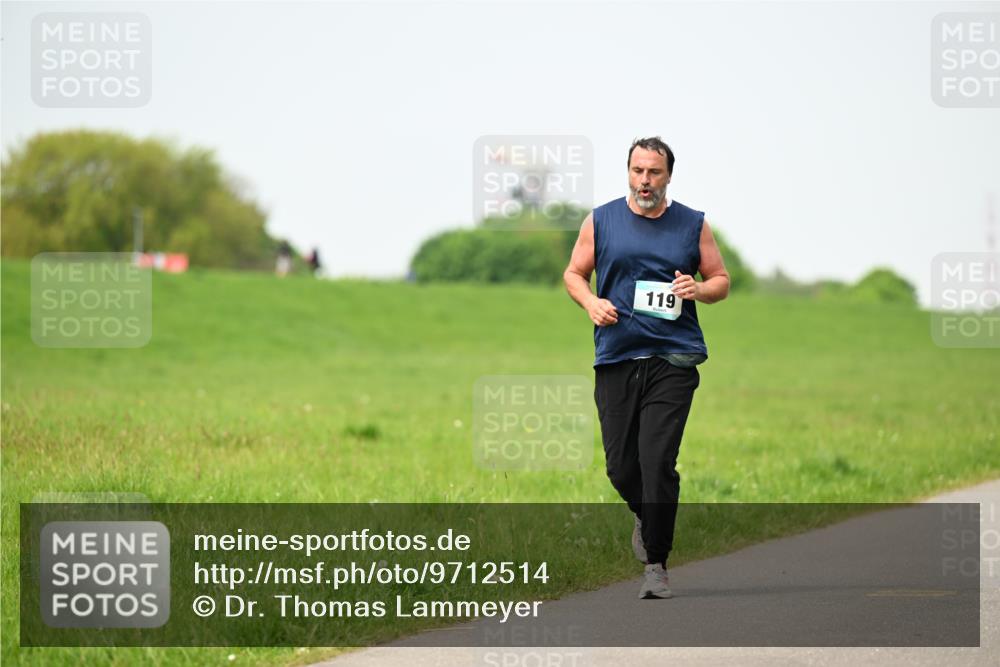 10.05.2026 - 8. Wedeler Halbmarathon Dr. Thomas Lammeyer http://msf.ph/oto/9712514 10.05.2026 12:08:42 Laufen 119 meine-sportfotos.de