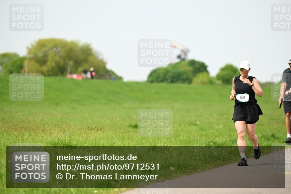 10.05.2026 - 8. Wedeler Halbmarathon Dr. Thomas Lammeyer http://msf.ph/oto/9712531 10.05.2026 12:09:09 Laufen  meine-sportfotos.de