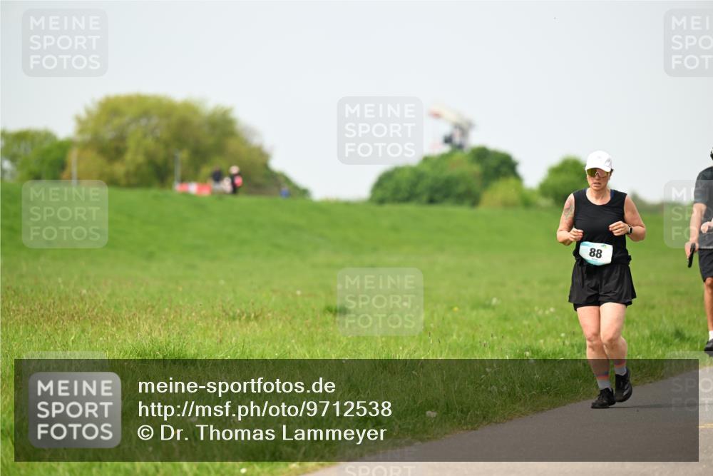 10.05.2026 - 8. Wedeler Halbmarathon Dr. Thomas Lammeyer http://msf.ph/oto/9712538 10.05.2026 12:09:09 Laufen  meine-sportfotos.de