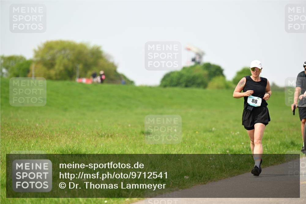 10.05.2026 - 8. Wedeler Halbmarathon Dr. Thomas Lammeyer http://msf.ph/oto/9712541 10.05.2026 12:09:09 Laufen  meine-sportfotos.de