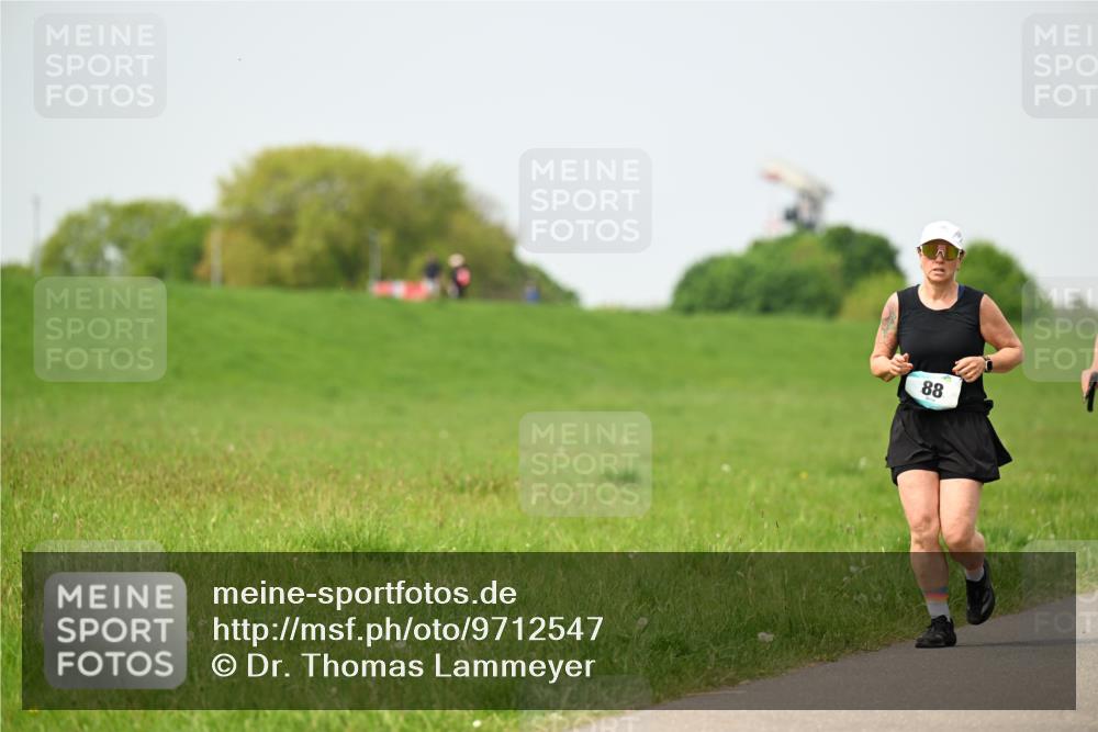 10.05.2026 - 8. Wedeler Halbmarathon Dr. Thomas Lammeyer http://msf.ph/oto/9712547 10.05.2026 12:09:09 Laufen  meine-sportfotos.de