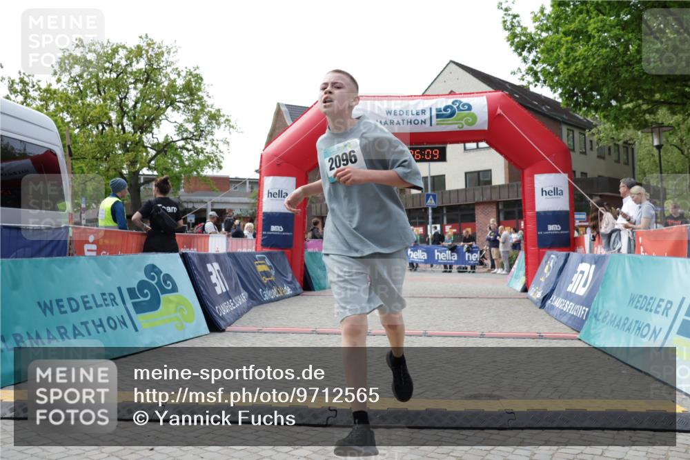 10.05.2026 - 8. Wedeler Halbmarathon Yannick Fuchs http://msf.ph/oto/9712565 10.05.2026 11:26:08 Ziel 931, 2096 meine-sportfotos.de