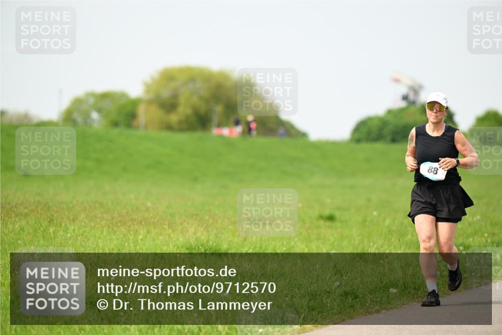 10.05.2026 - 8. Wedeler Halbmarathon Dr. Thomas Lammeyer http://msf.ph/oto/9712570 10.05.2026 12:09:10 Laufen  meine-sportfotos.de