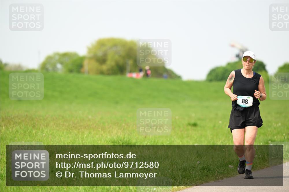 10.05.2026 - 8. Wedeler Halbmarathon Dr. Thomas Lammeyer http://msf.ph/oto/9712580 10.05.2026 12:09:10 Laufen  meine-sportfotos.de