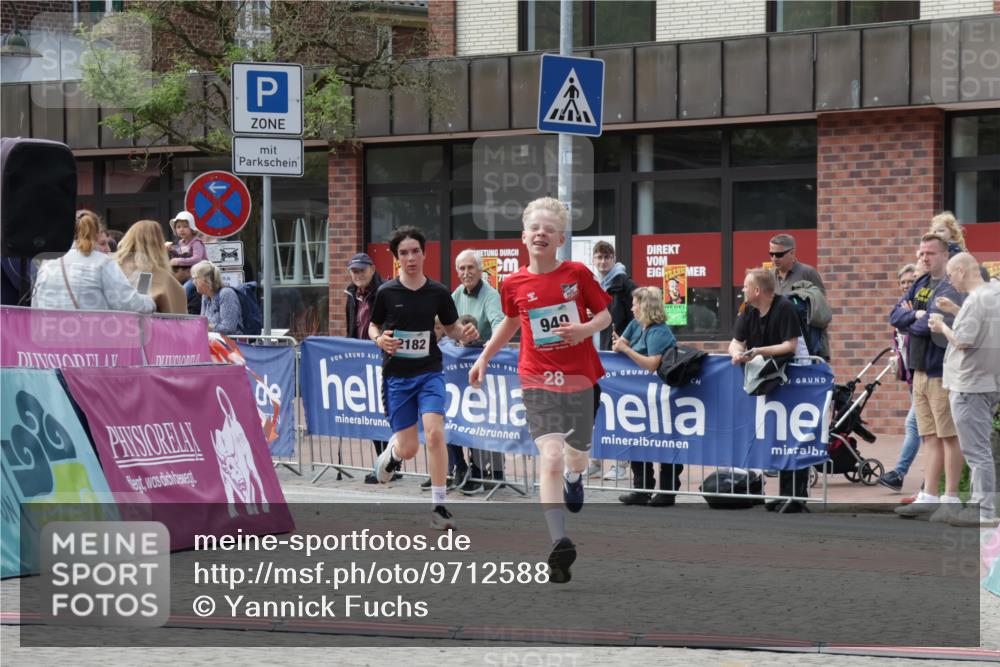 10.05.2026 - 8. Wedeler Halbmarathon Yannick Fuchs http://msf.ph/oto/9712588 10.05.2026 11:26:17 Ziel 940, 2182 meine-sportfotos.de