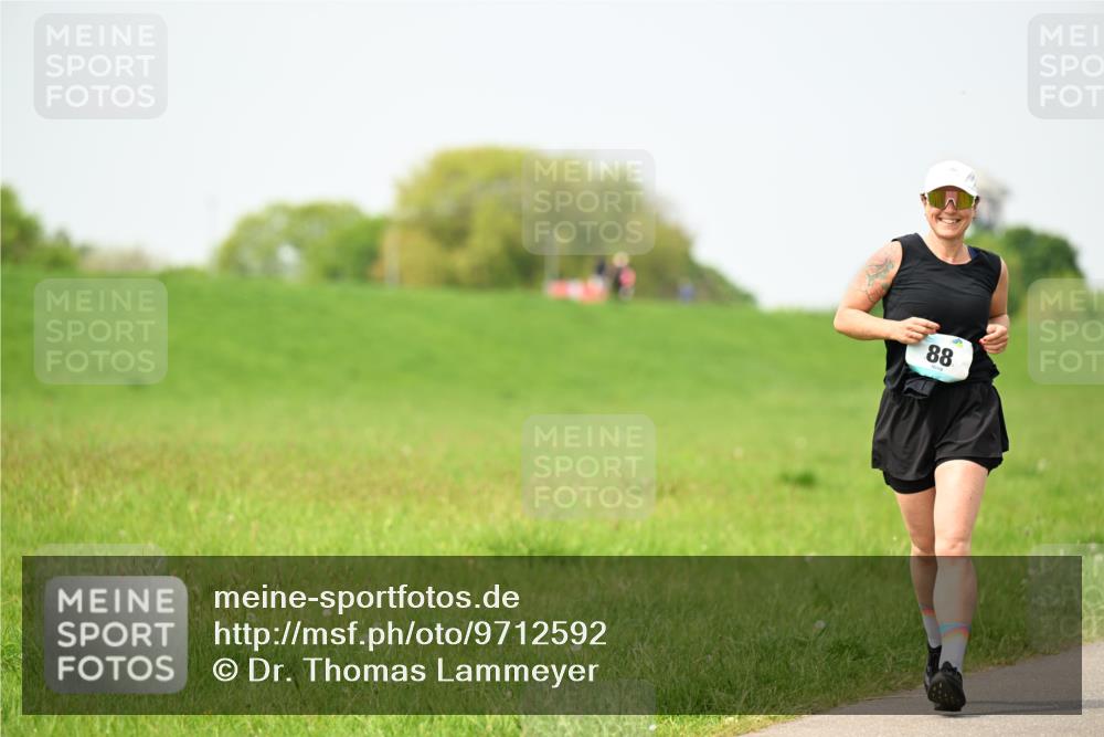 10.05.2026 - 8. Wedeler Halbmarathon Dr. Thomas Lammeyer http://msf.ph/oto/9712592 10.05.2026 12:09:11 Laufen  meine-sportfotos.de
