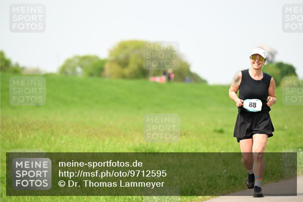 10.05.2026 - 8. Wedeler Halbmarathon Dr. Thomas Lammeyer http://msf.ph/oto/9712595 10.05.2026 12:09:11 Laufen  meine-sportfotos.de